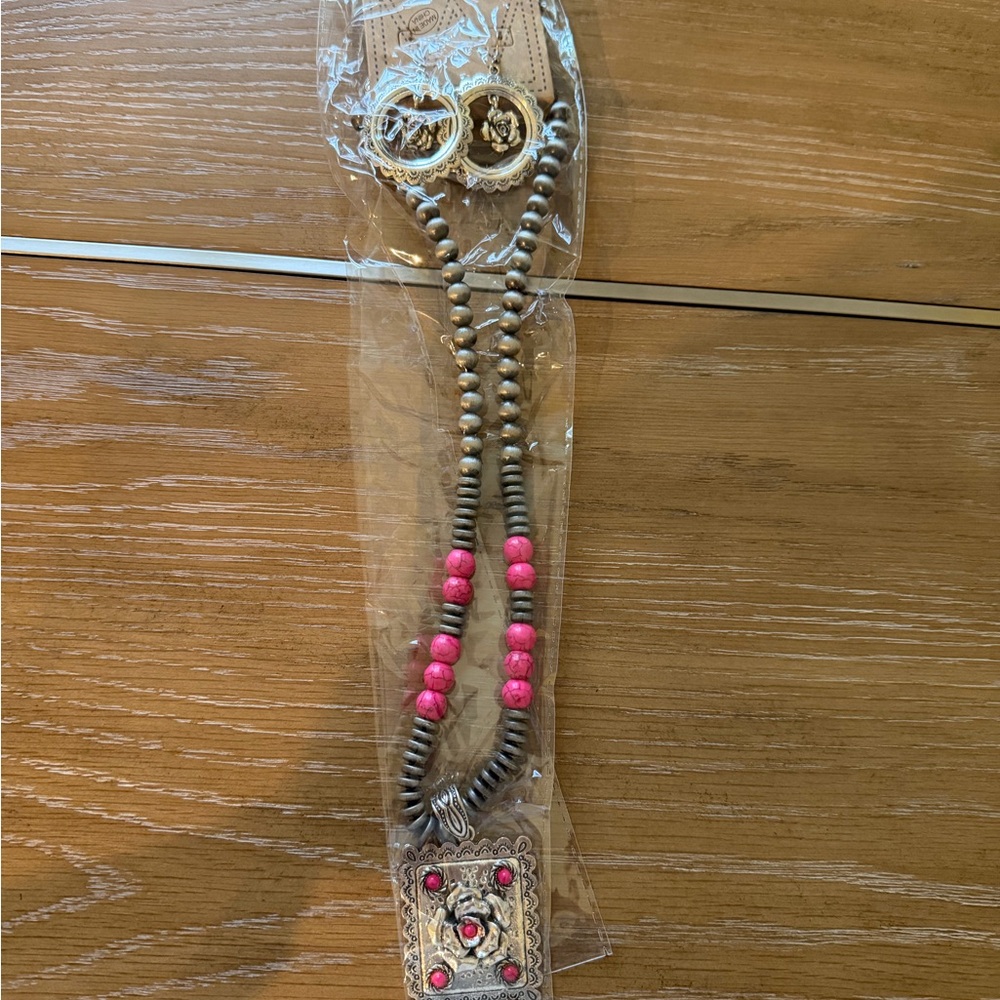 Wrangler Silver-Tone Beaded Necklace with Western Pendant